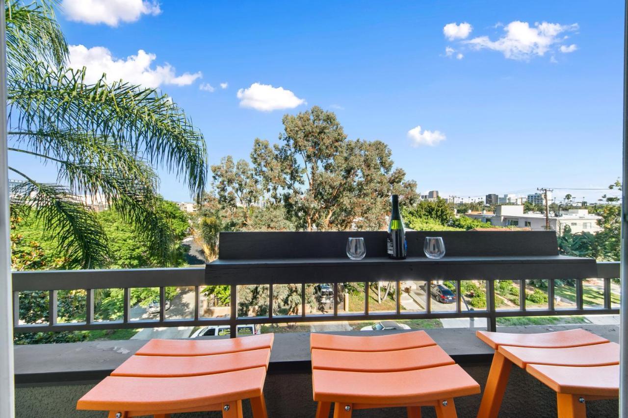 Beverly Hills 2 Bed 2 Bath Penthouse With Den And Parking 414 Los Angeles Eksteriør bilde