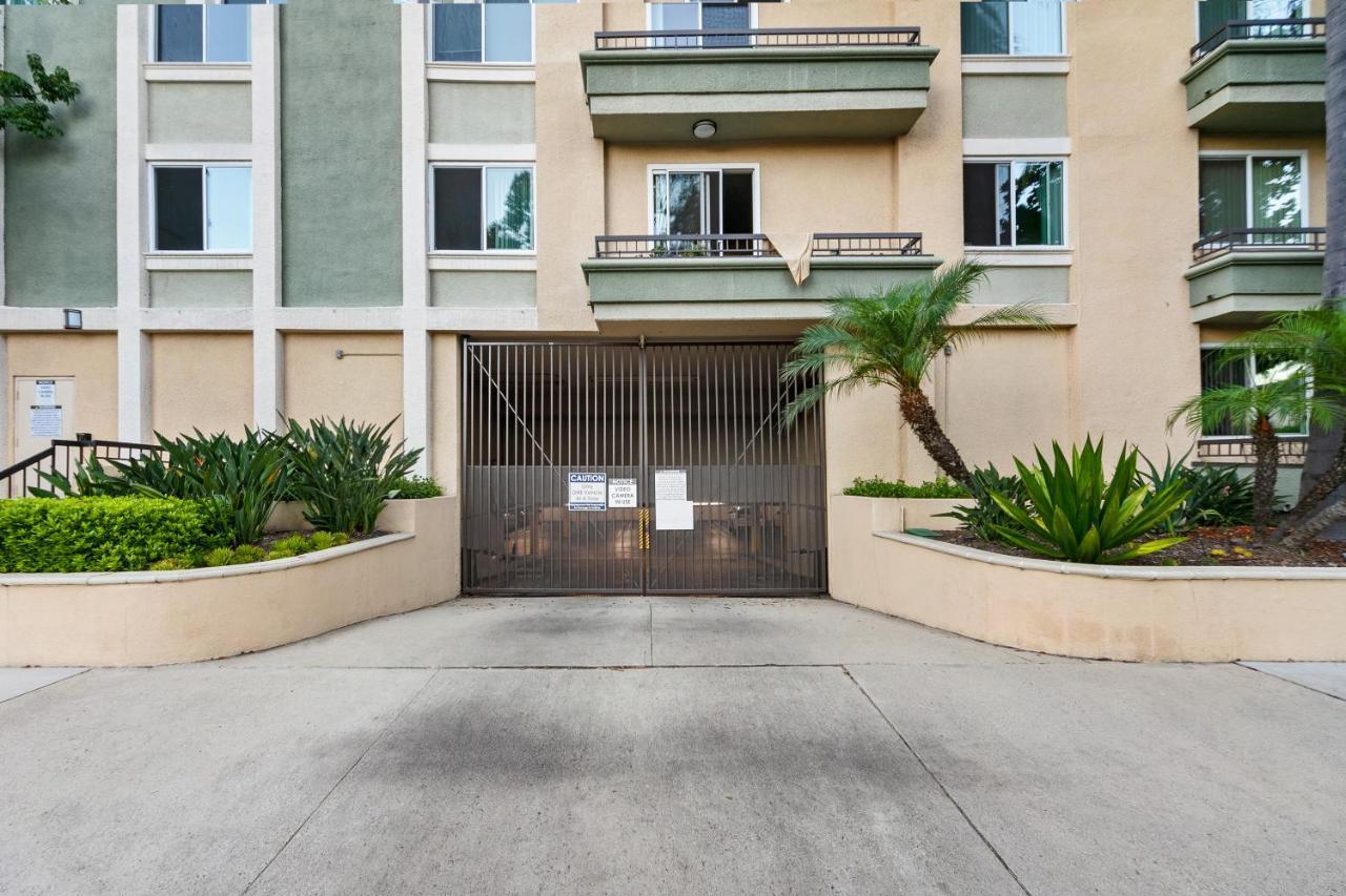 Beverly Hills 2 Bed 2 Bath Penthouse With Den And Parking 414 Los Angeles Eksteriør bilde