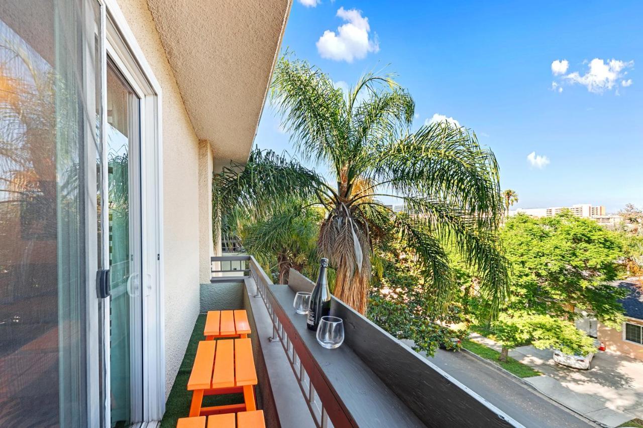 Beverly Hills 2 Bed 2 Bath Penthouse With Den And Parking 414 Los Angeles Eksteriør bilde