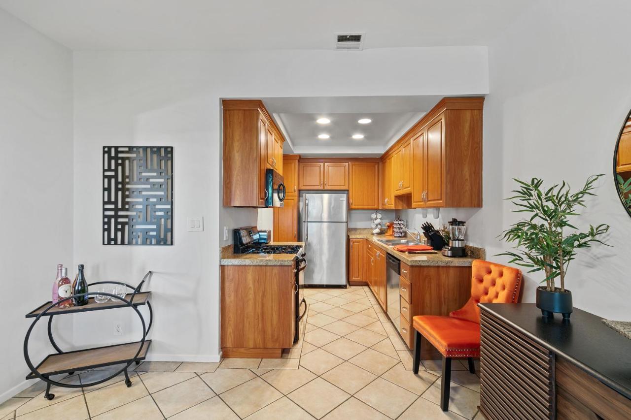 Beverly Hills 2 Bed 2 Bath Penthouse With Den And Parking 414 Los Angeles Eksteriør bilde