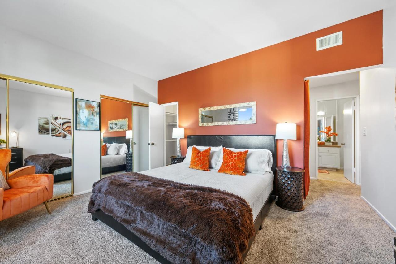 Beverly Hills 2 Bed 2 Bath Penthouse With Den And Parking 414 Los Angeles Eksteriør bilde