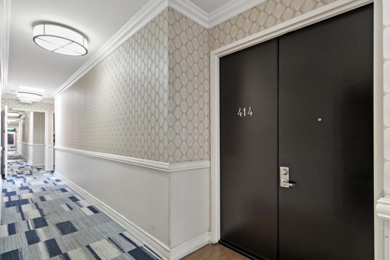 Beverly Hills 2 Bed 2 Bath Penthouse With Den And Parking 414 Los Angeles Eksteriør bilde