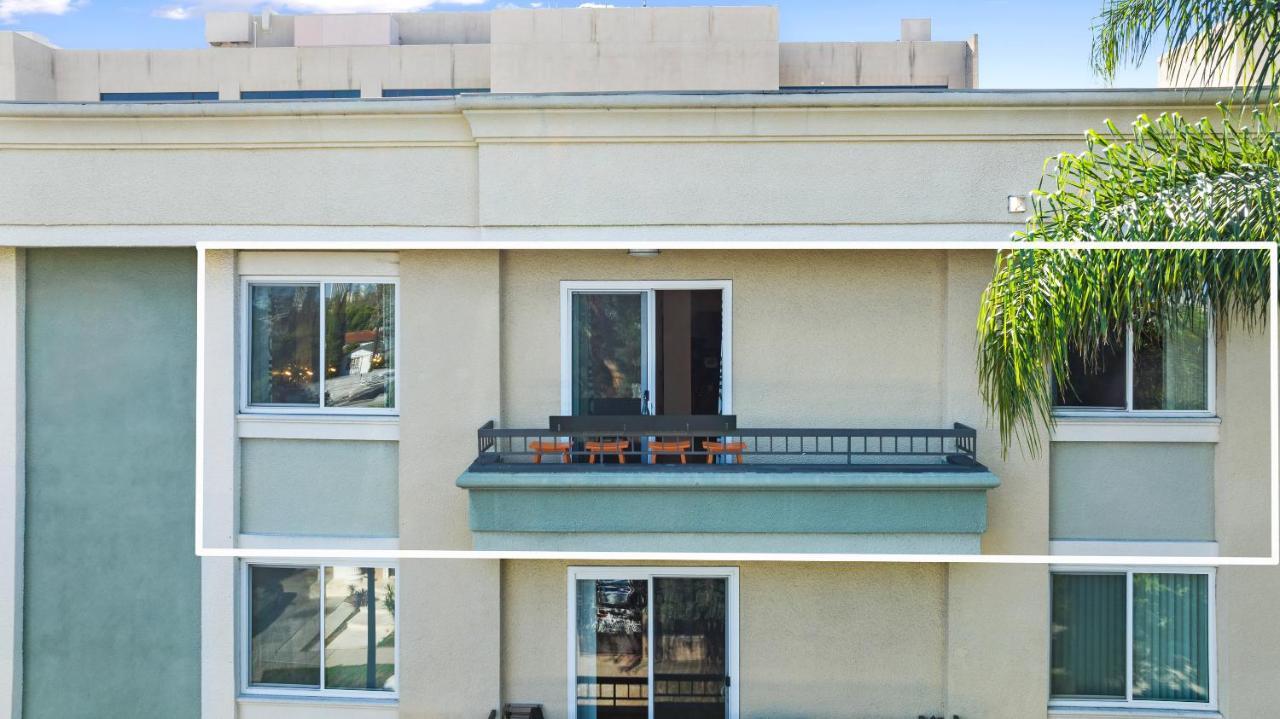 Beverly Hills 2 Bed 2 Bath Penthouse With Den And Parking 414 Los Angeles Eksteriør bilde